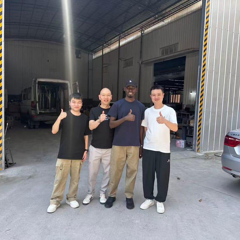 翰墨与浙江一家工厂的团队